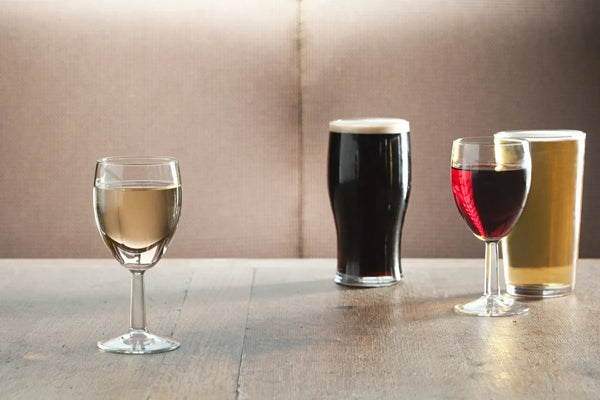 Le vin rouge, meilleur allié santé face à la bière : bienfaits et comparaison des effets sur l'organisme